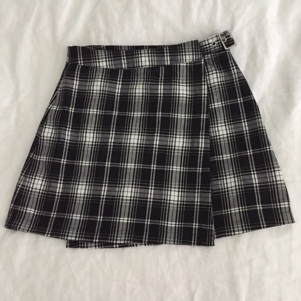 Brandy Melville Emerson skirt